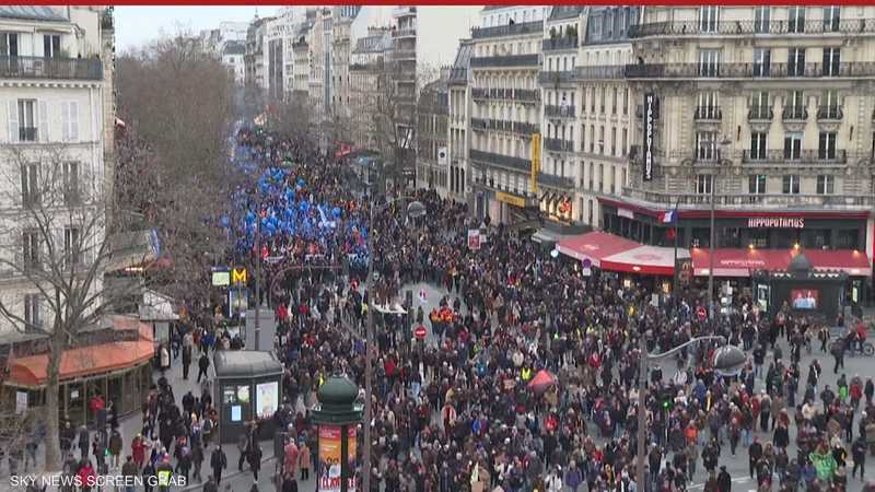 فرنسا.. النقابات العمالية تنظم إضرابا واسعا