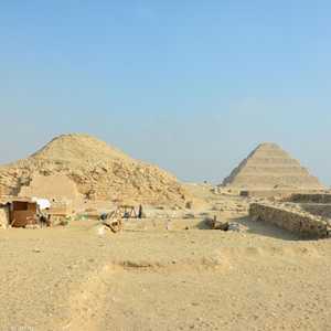 عثر على أواني تضم مواد التحنيط قرب هرم أوناس