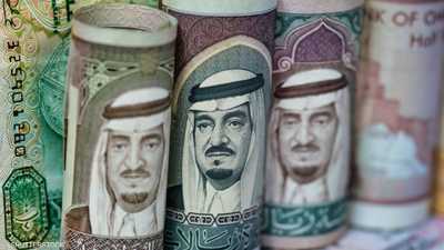أوراق نقدية من عملة السعودية والإمارات