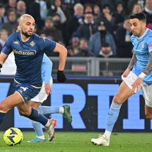 سفيان أمرابط كان يريد الانتقال إلى برشلونة