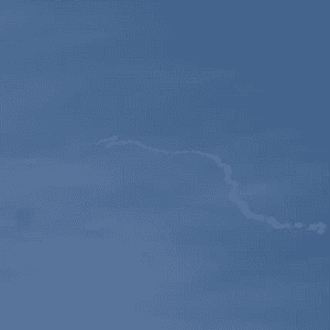 صورة للمنطاد بعد إسقاطه بطائرة إف 22