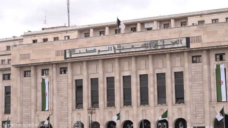 الجزائر تصادق على مشروع قانون يجرّم الاتجار بالبشر