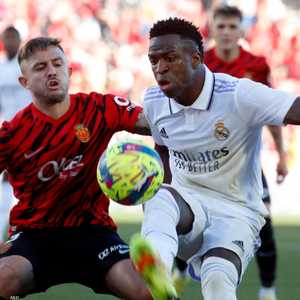 تجمد رصيد الريال عند 45 نقطة