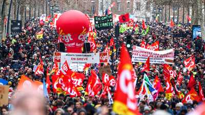 موجة ثالثة من الإضرابات في فرنسا احتجاجا على قانون التقاعد