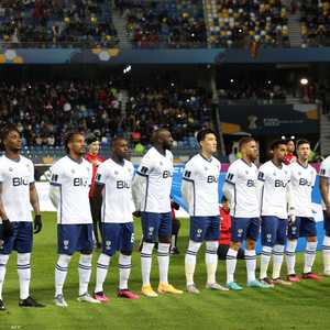 الهلال يواجه الفائز من ريال مدريد والأهلي المصري