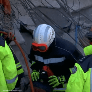 فرق الإنقاذ الإماراتية