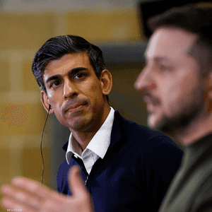 سوناك قال إن بريطانيا تبحث دعم أوكرانيا بمقاتلات حربية