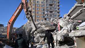 زلزال قوي يضرب سوريا وتركيا