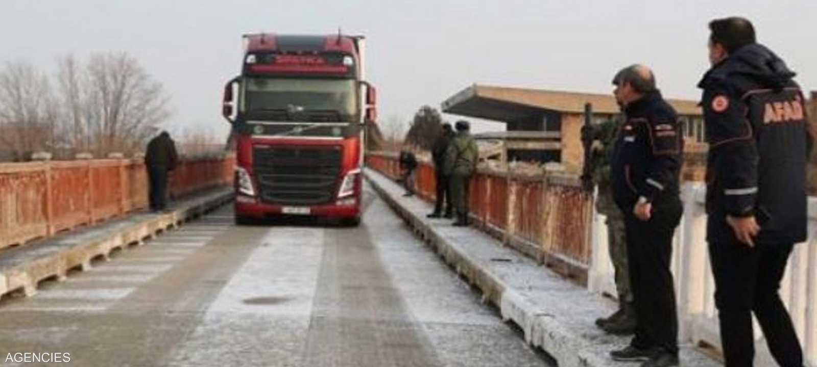 مرت خمس شاحنات محملة بمساعدات عبر معبر أليجان