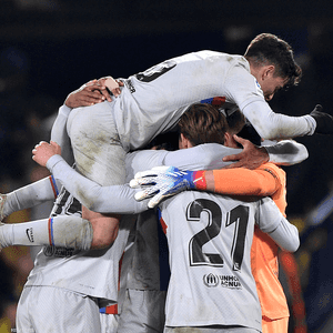 فرحة لاعبي برشلونة بالفوز بعد المباراة