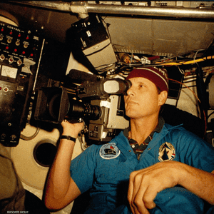 يتزامن إصدار اللقطات مع الذكرى السنوية 25 لإصدار الفيلم