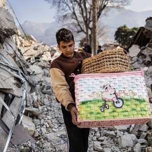 الزلزال قتل الحياة في أماكن كثيرة