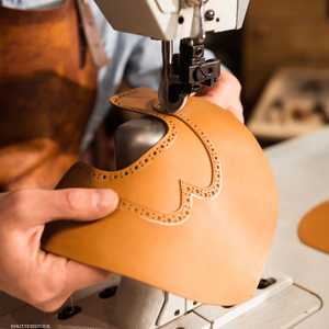 جهود كبيرة للحفاظ على صناعة الجلود الطبيعية يدويا في الأردن