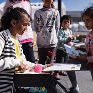 الزلزال يترك العديد من الناجين من أطفال سوريا وتركيا أيتاما