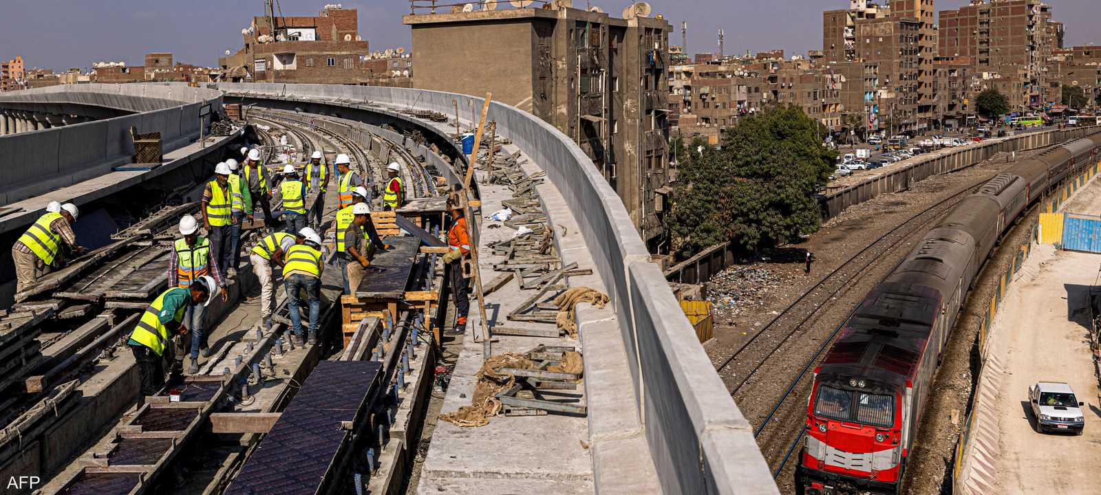 أعمال بناء خطوط حديد بمصر - أرشيفية