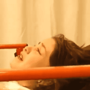 الطفلة السورية شام في سيارة الإسعاف