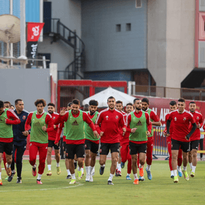 لاعبو الأهلي المصري خلال المران