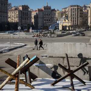 العاصمة الأوكرانية تتكيف مع الأوضاع الجديدة بعد عام من الحرب