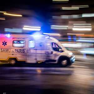 أرشيفية لسيارة إسعاف في باريس