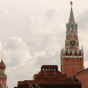 كاتدرائية القديس باسيل وبرج الكرملين سباسكايا (المخلص)