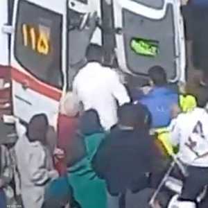 سجلت مدارس في إيران حالات تسمم للعديد من الطالبات