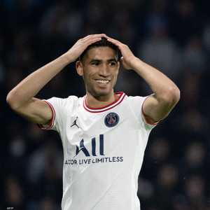 لاعب باريس سان جرمان المغربي أشرف حكيمي