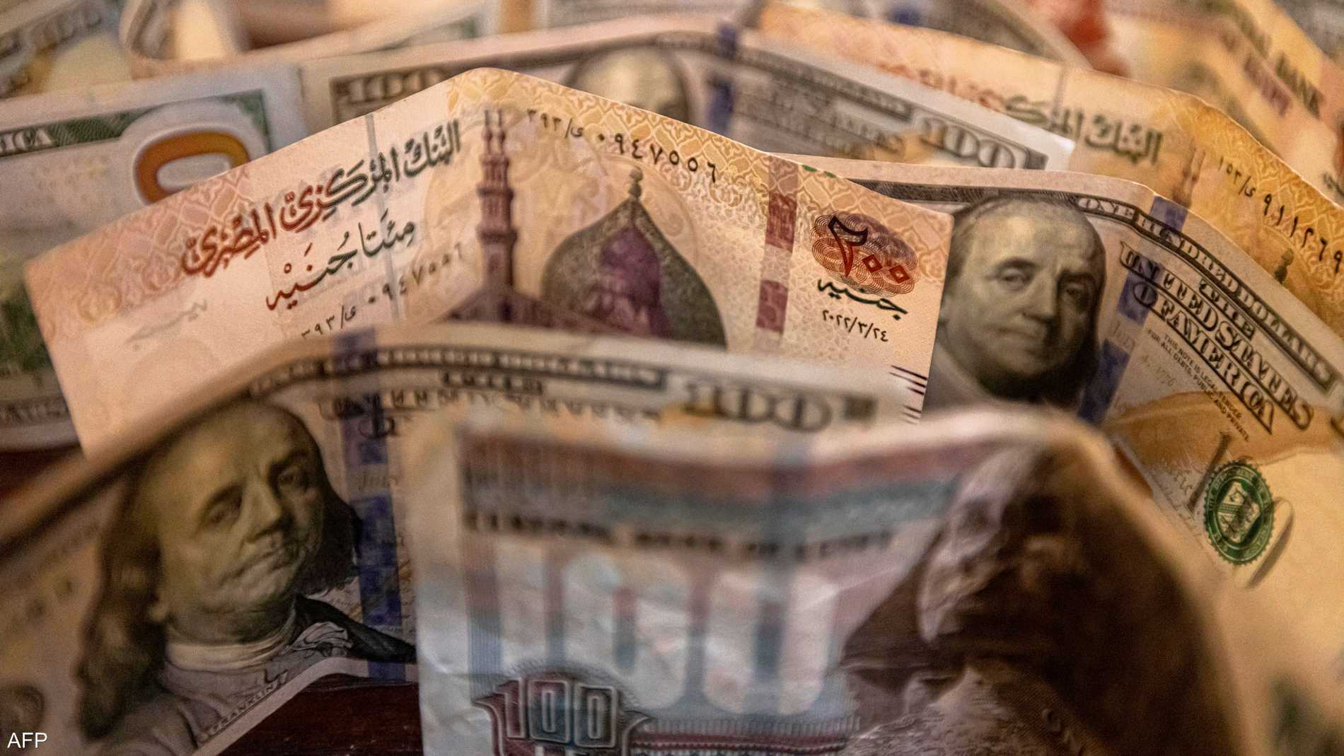 انتعاشة قوية لتحويلات المصريين بالخارج إلى 2.7 مليار دولار