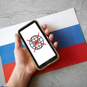 الحرب التقنية.. روسيا تبتكر هاتفا خاصا بها ينافس آيفون