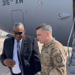 زيارة أوستن جاءت بشكل مفاجئ