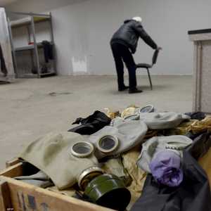 ملجأ حرب في أوكرانيا ويشاهد أقنعة مضادة