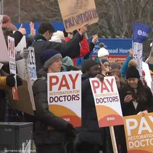 إضراب للأطباء في بريطانيا للمطالبة برفع أجورهم
