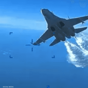 لحظة إسقاط الطائرة الأميركية المسيرة فوق البحر الأسود