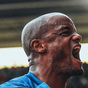 كومباني، أحد أساطير السيتي، يقود بيرنلي حاليا