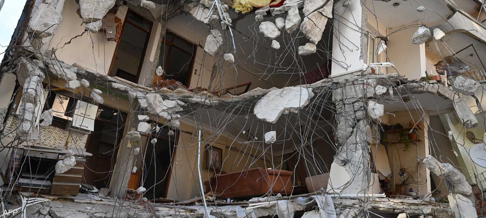 من آثار الزلزال المدمر الذي ضرب هاتاي في تركيا