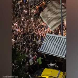 آلاف يحاولون اقتحام "عشاء ميسي" في الأرجنتين