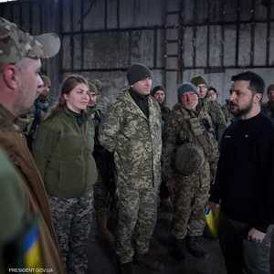 زيلينسكي تفقد قواته في باخموت وفقا للرئاسة الأوكرانية.