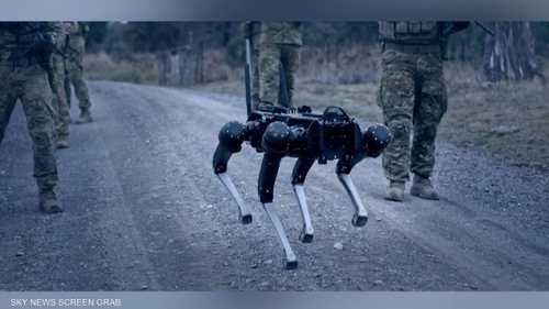 "الروبوت الكلب" يعمل حتى قبل أن ينطق الجنود