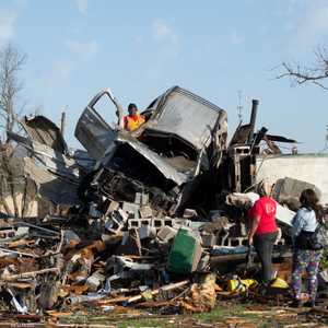 الإعصار تسبب بدمار كبير