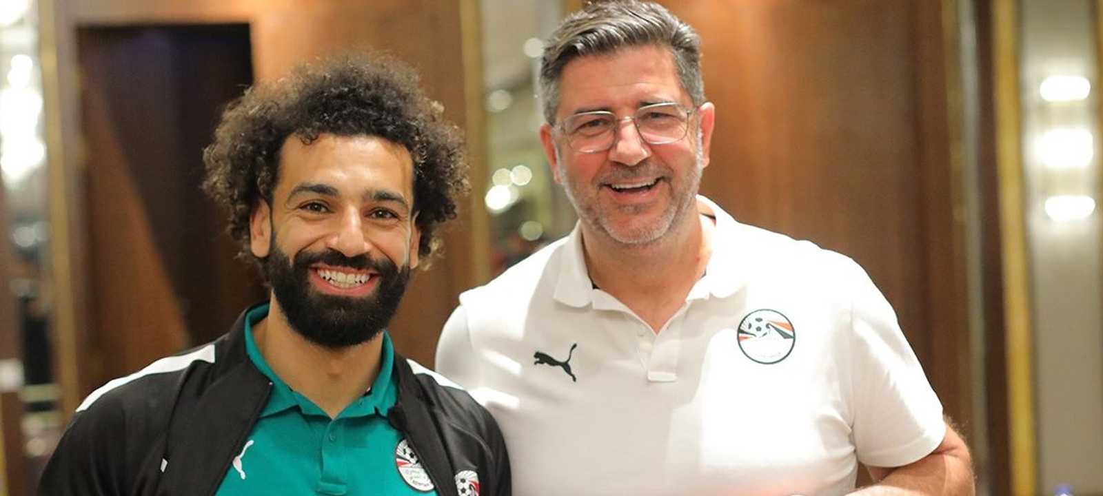 محمد صلاح مع المدير الفني لمنتخب مصر