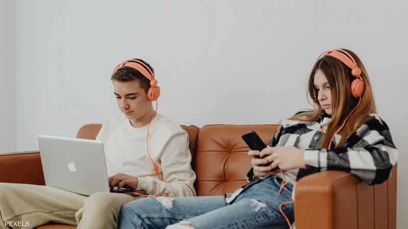 هل يمكن الحد من وصول المراهقين إلى منصات التواصل؟