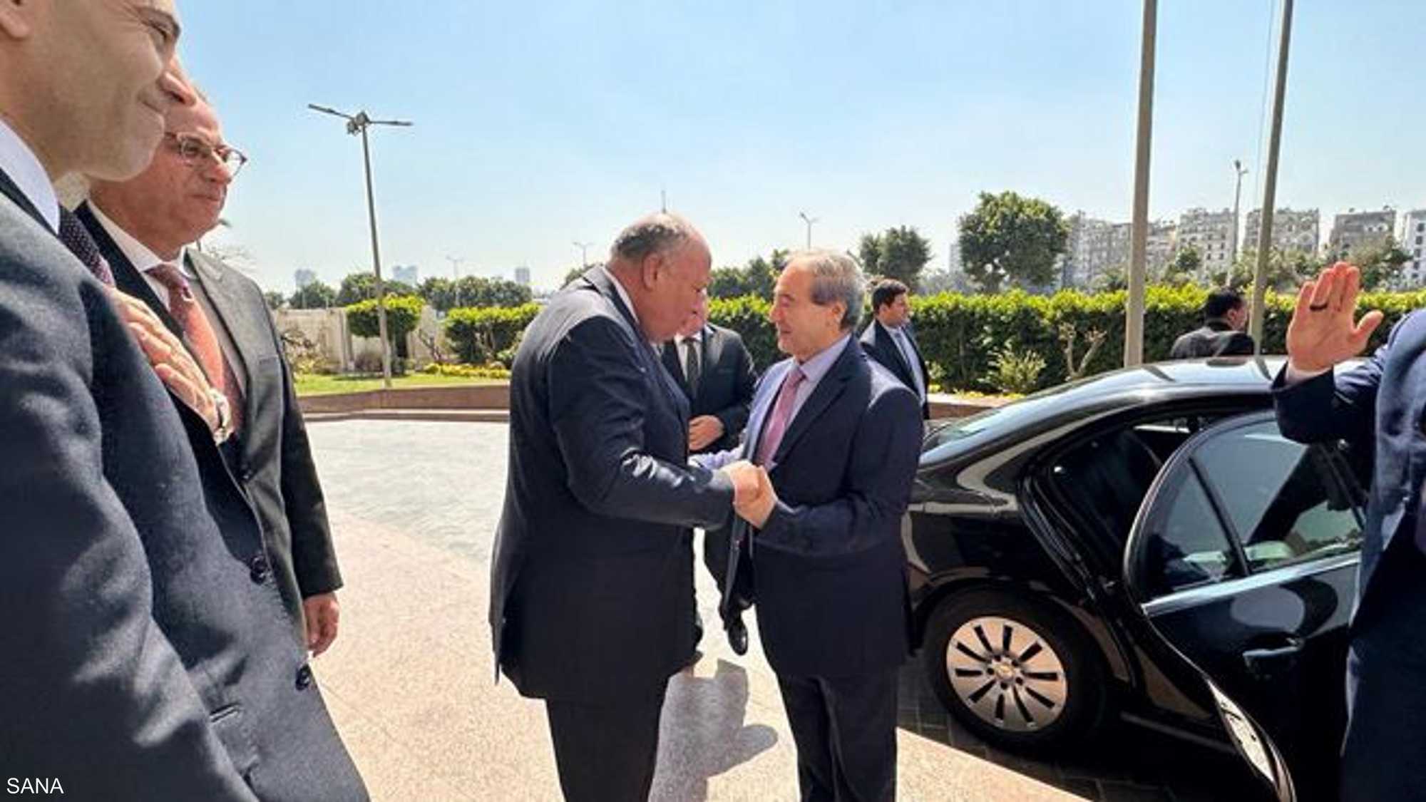 For the first time in more than 10 years، the Syrian foreign minister visits Cairo
