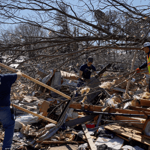 جانب من آثار العاصفة في آركنسو