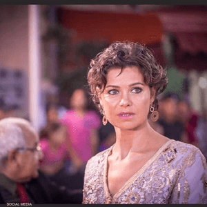 يسرا اللوزي