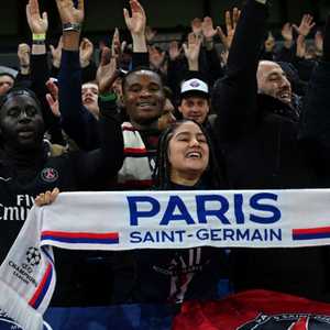 جماهير "بي إس جي"