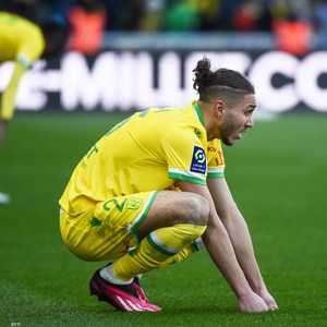 المدافع الجزائري الدولي جوان حجام