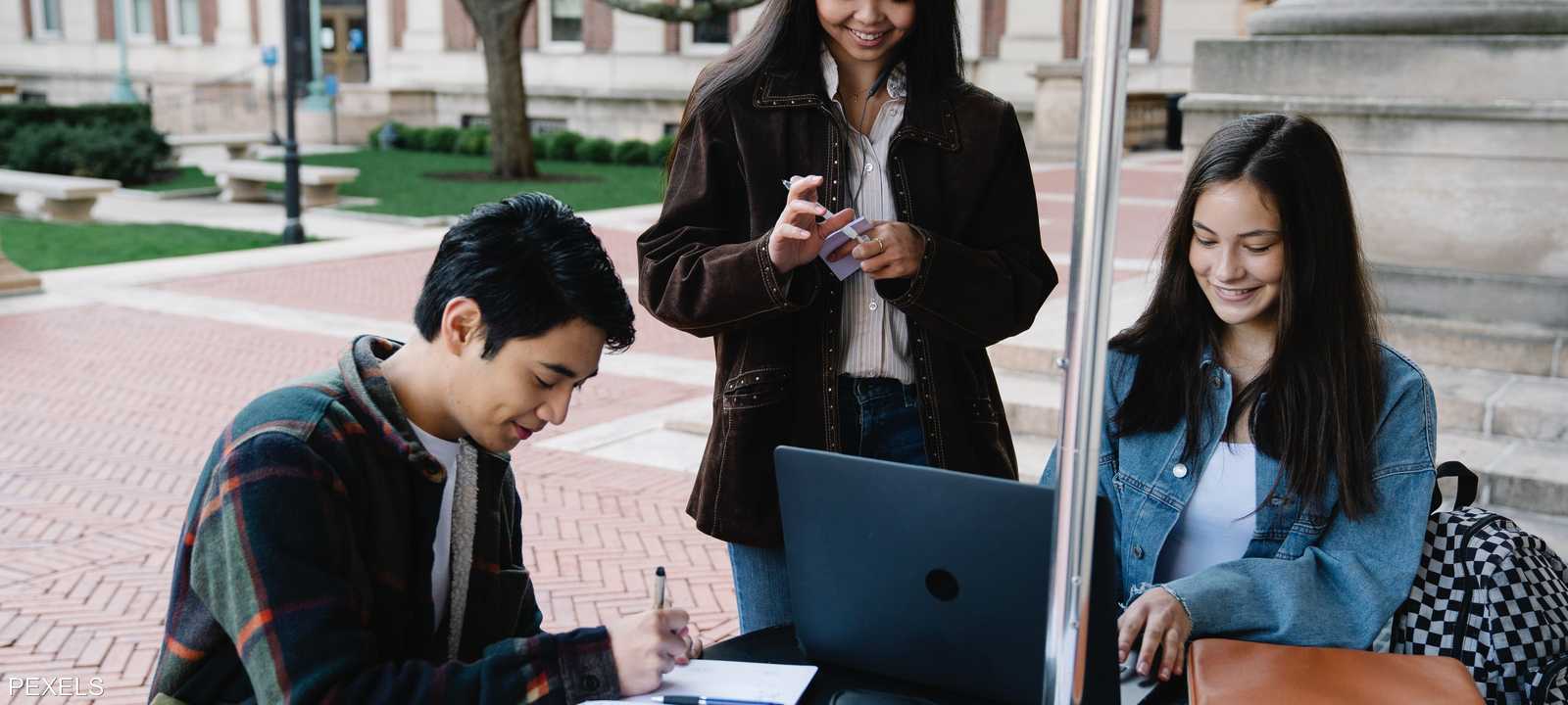 تعتمد الجامعات الغربية على الطلبة الدوليين.