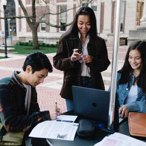 تعتمد الجامعات الغربية على الطلبة الدوليين.