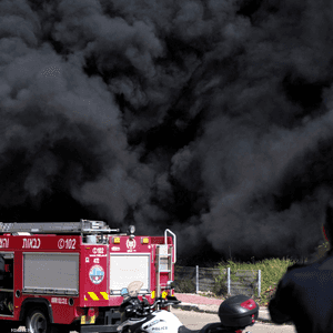 إحدى المواقع التي استهدفتها الصواريخ القادمة من لبنان