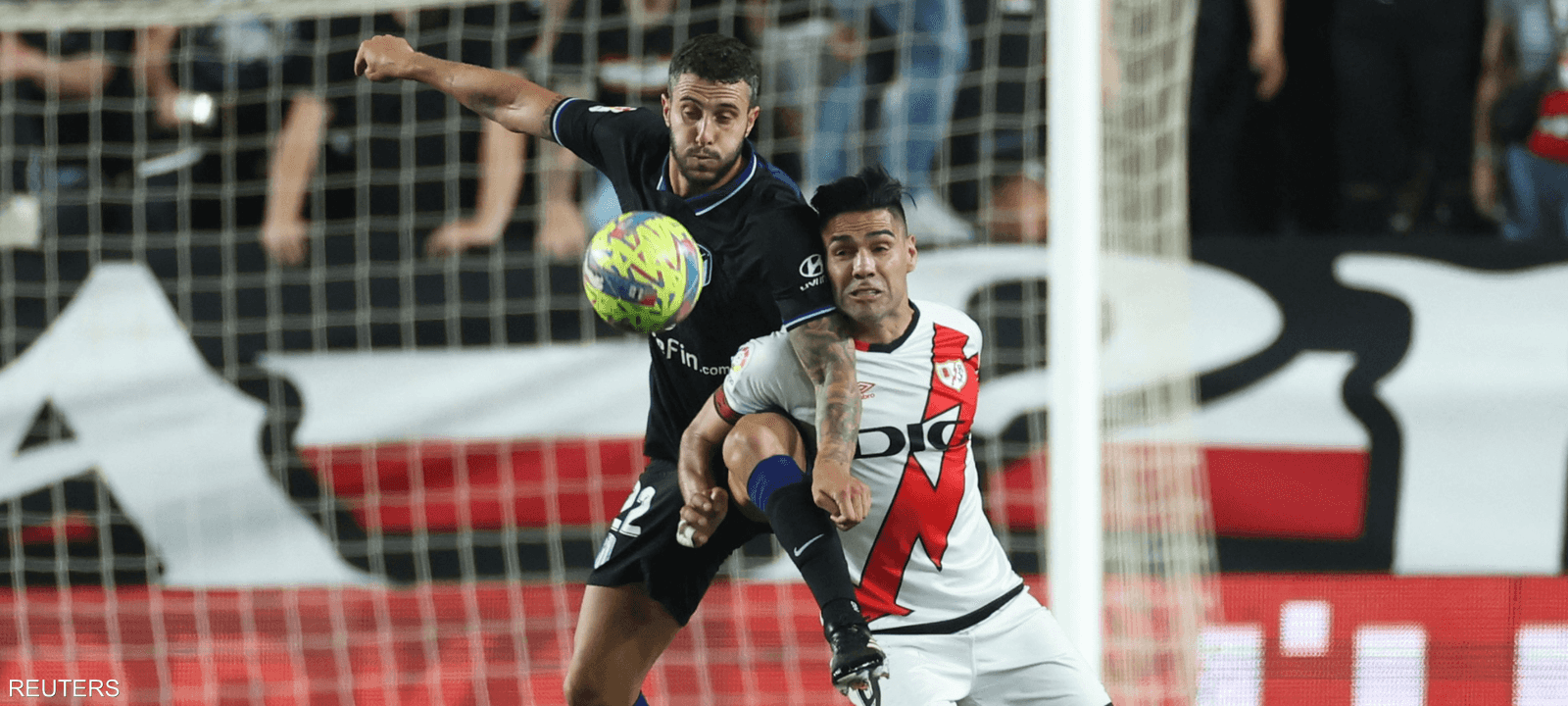هيرموسو لاعب أتلتيكو  ولقطة رياضية مع راداميل فالكاو