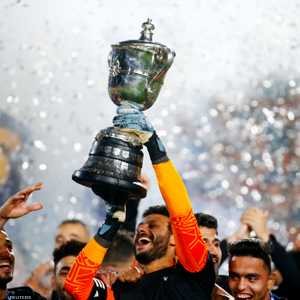 الشناوي يرفع كأس مصر